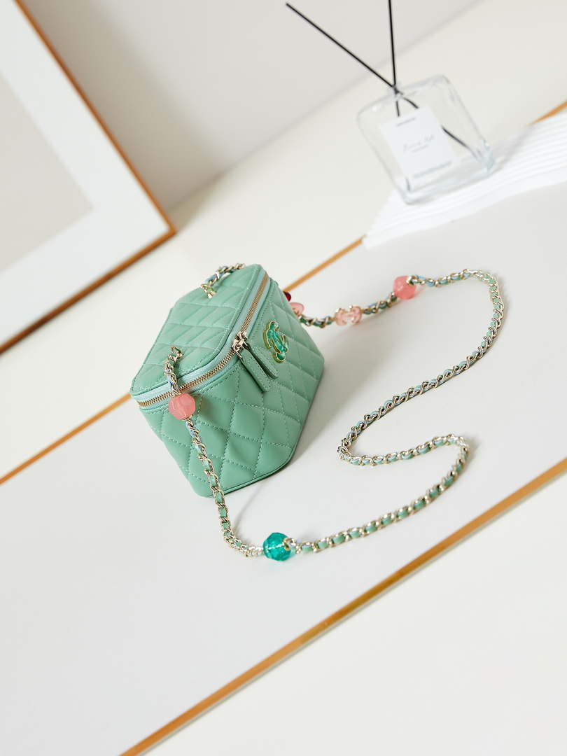 Chanel AP3784 Clutch With Chain Lambskin Vanity Box bag with Enamel buckle AP3231 Green