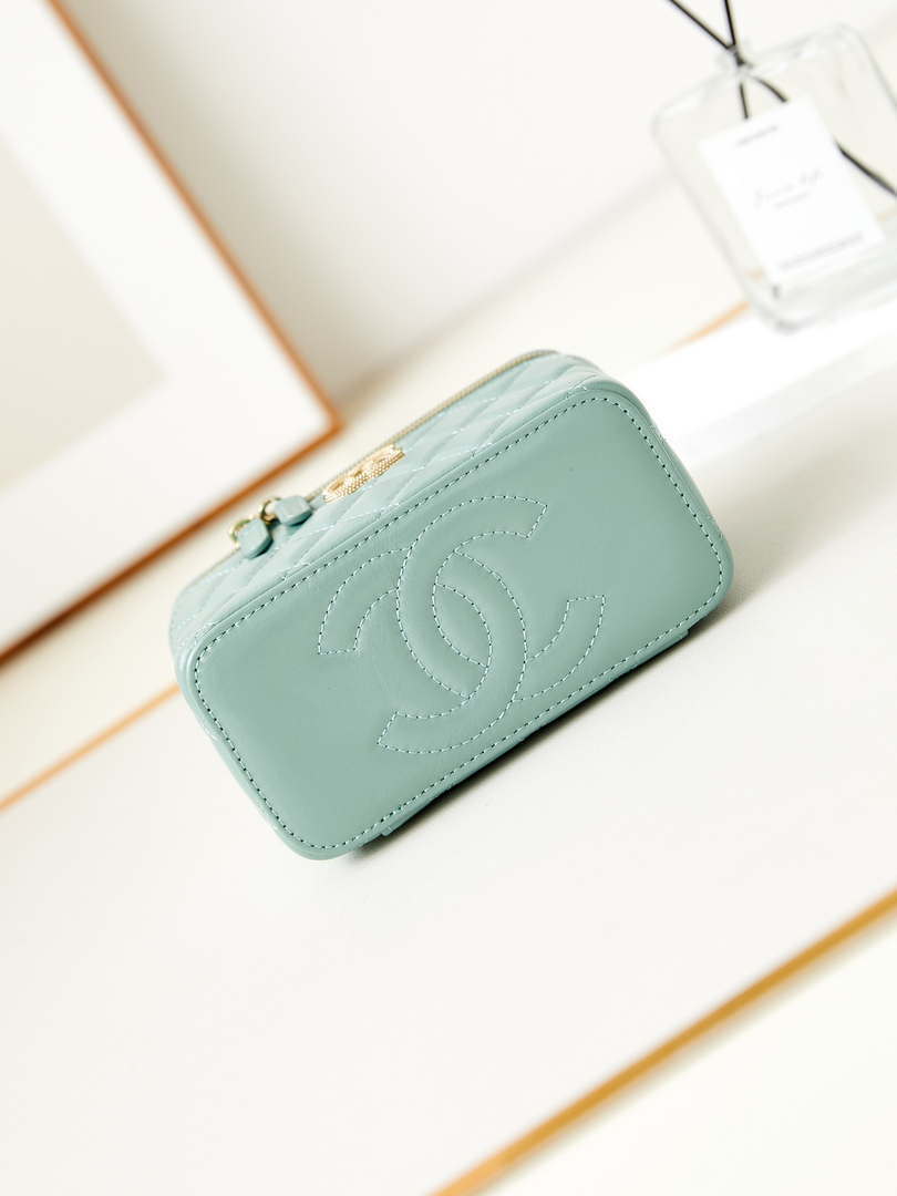 Chanel AP3804 Clutch Lambskin Vanity Box bag With Pearl handle Green