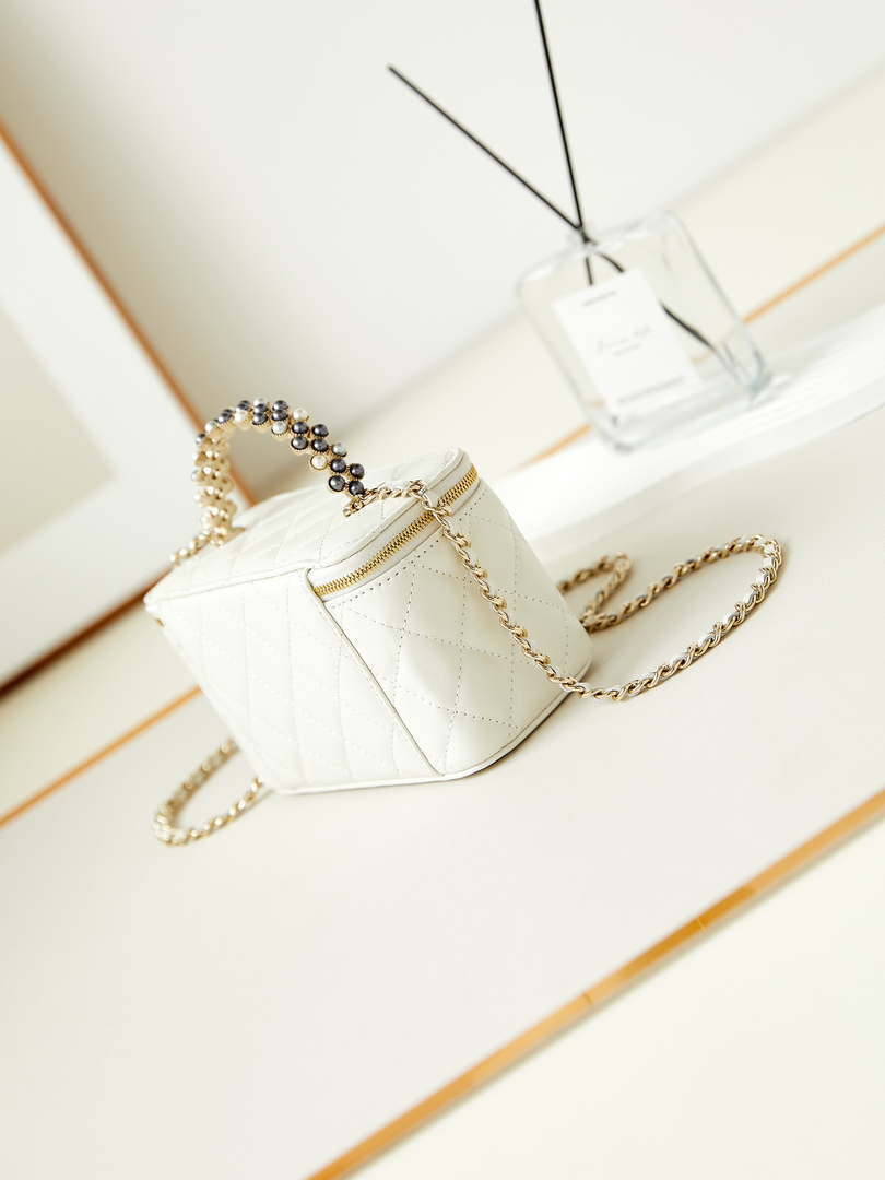 Chanel AP3804 Clutch Lambskin Vanity Box bag With Pearl handle White - Default Title - View 4