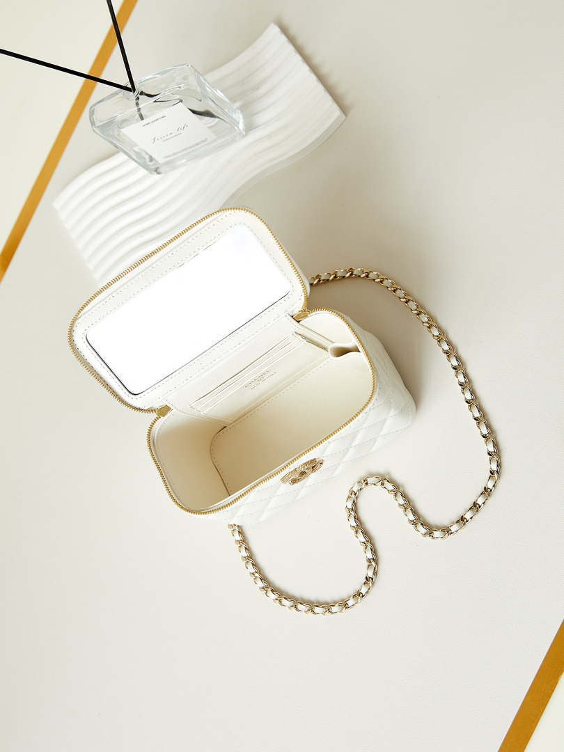 Chanel AP3804 Clutch Lambskin Vanity Box bag With Pearl handle White