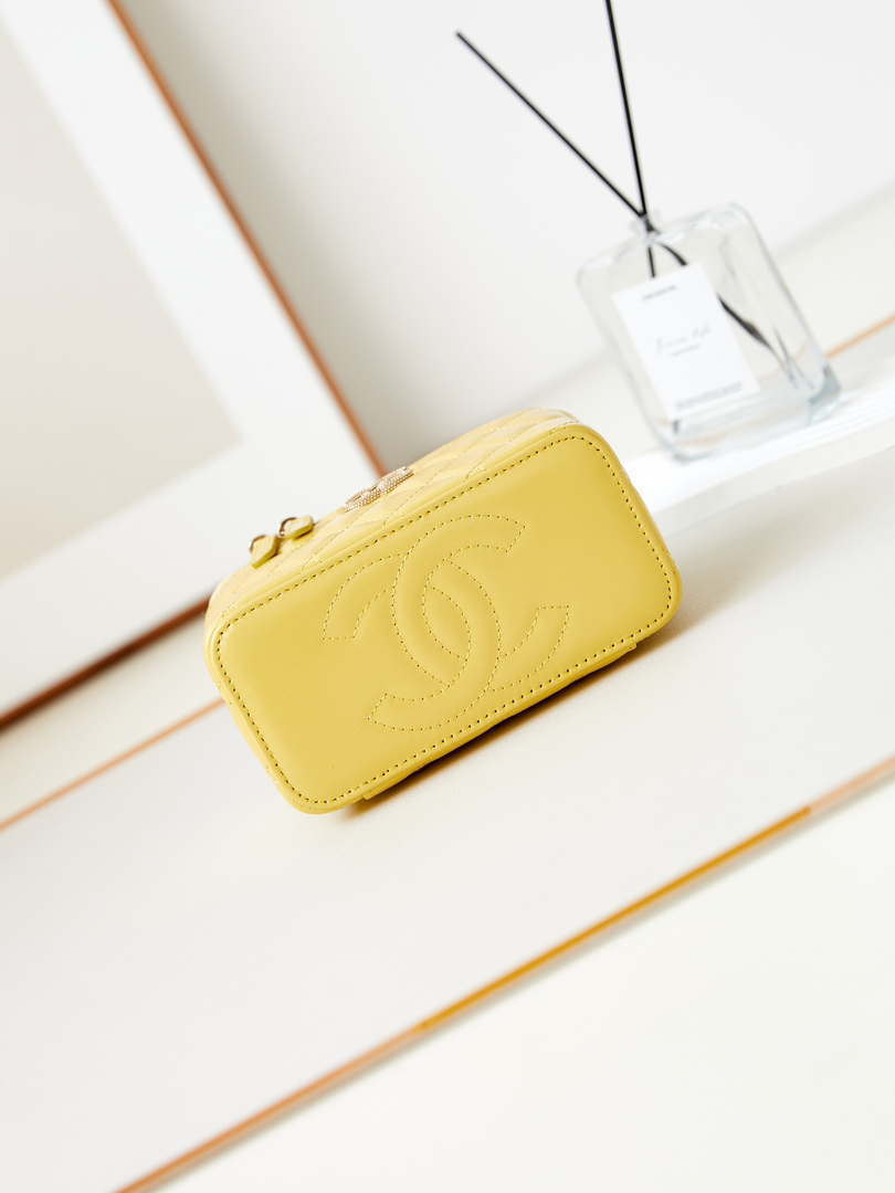 Chanel AP3804 Clutch Lambskin Vanity Box bag With Pearl handle Yellow - Default Title - View 6