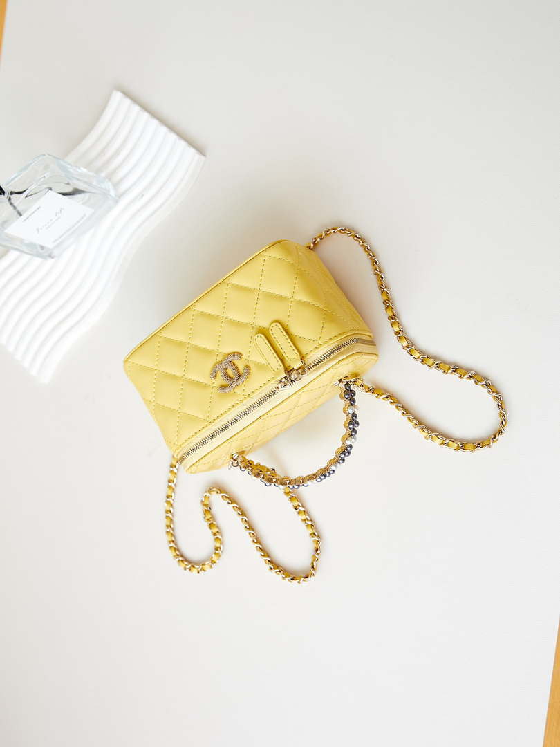 Chanel AP3804 Clutch Lambskin Vanity Box bag With Pearl handle Yellow - Default Title - View 7