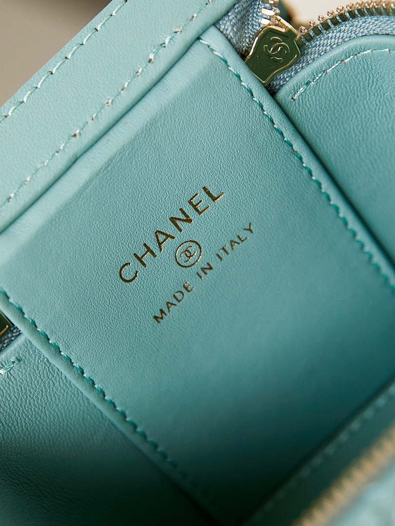 Chanel AP3805 Mini Clutch Lambskin Vanity Box bag With Pearl handle Green - Default Title - View 9