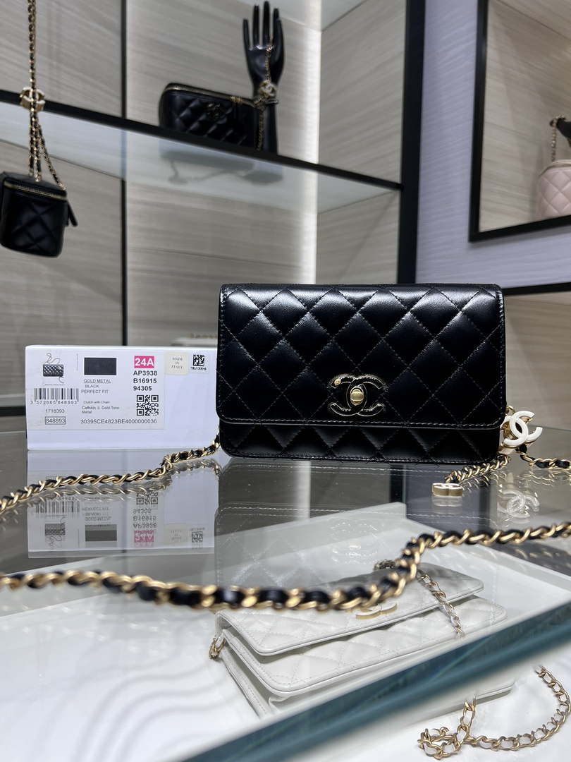 Chanel AP3938  Wallet On Chain Shiny Lambskin  Enamel & Gold-Tone Metal Black