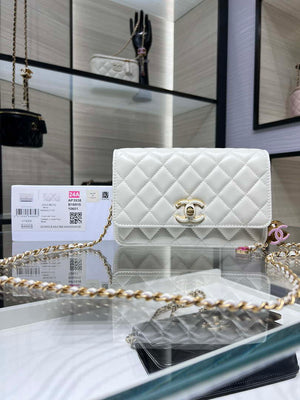 Chanel AP3938 Wallet On Chain Shiny Lambskin  Enamel & Gold-Tone Metal White - Default Title - View 1