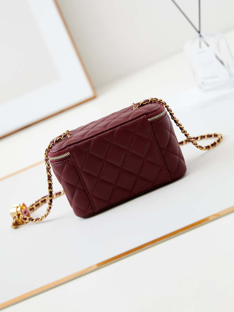Chanel AP3940 Clutch With Chain Lambskin Vanity Box bag with Enamel buckle Wine Red
