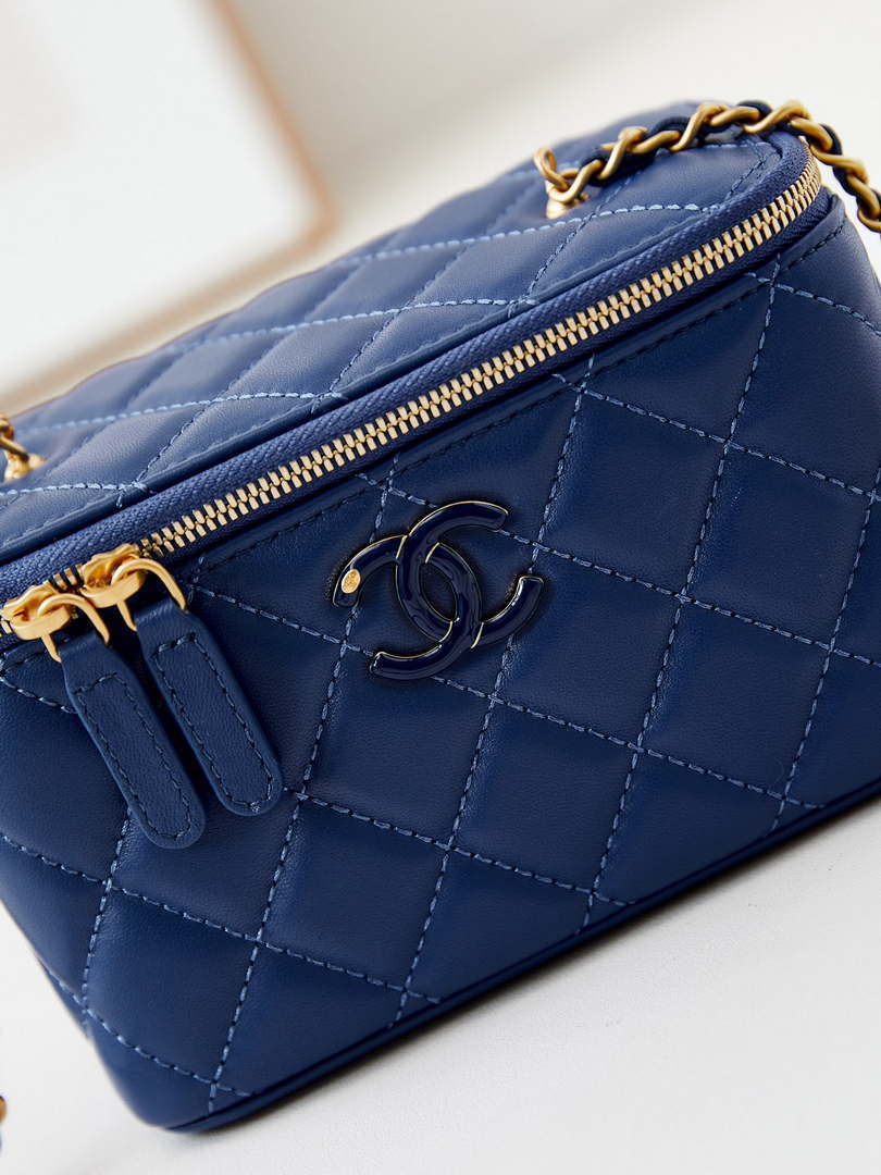 Chanel AP3940 Clutch With Chain Lambskin Vanity Box bag with Enamel buckle Blue