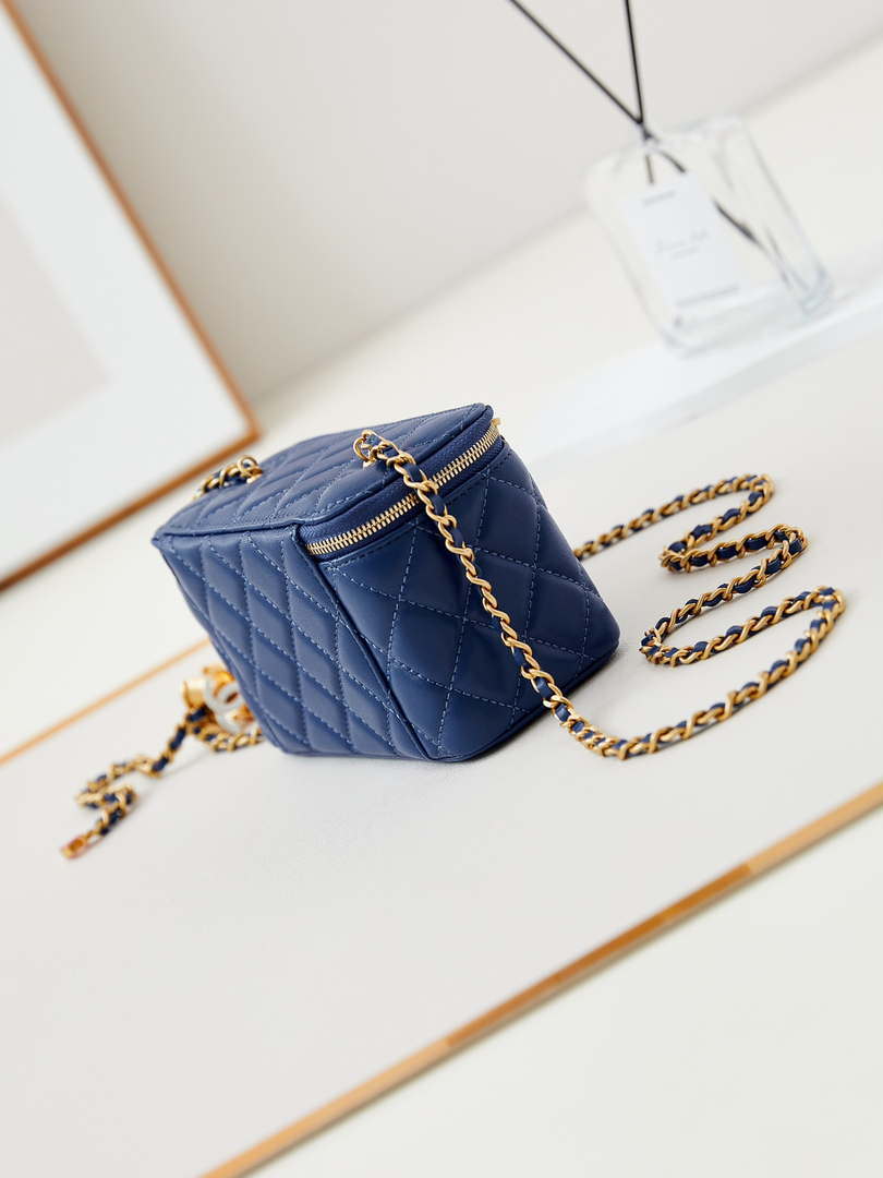 Chanel AP3940 Clutch With Chain Lambskin Vanity Box bag with Enamel buckle Blue