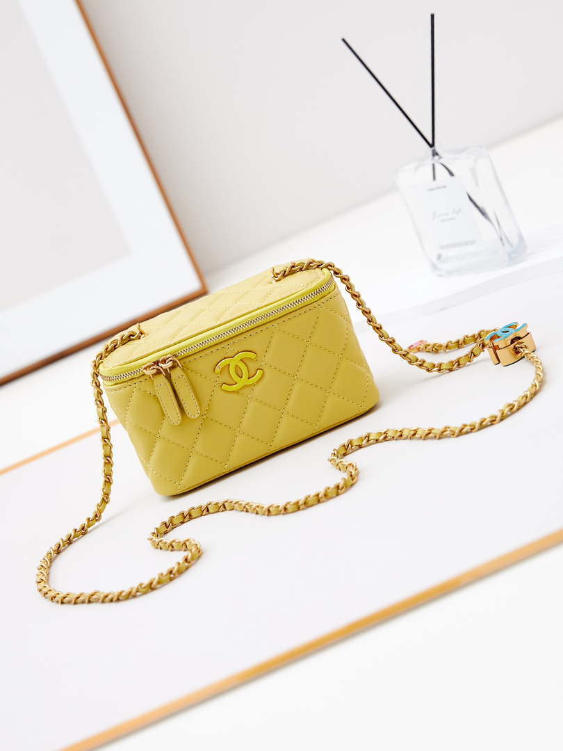 Chanel AP3940 Clutch With Chain Lambskin Vanity Box bag with Enamel buckle Yellow