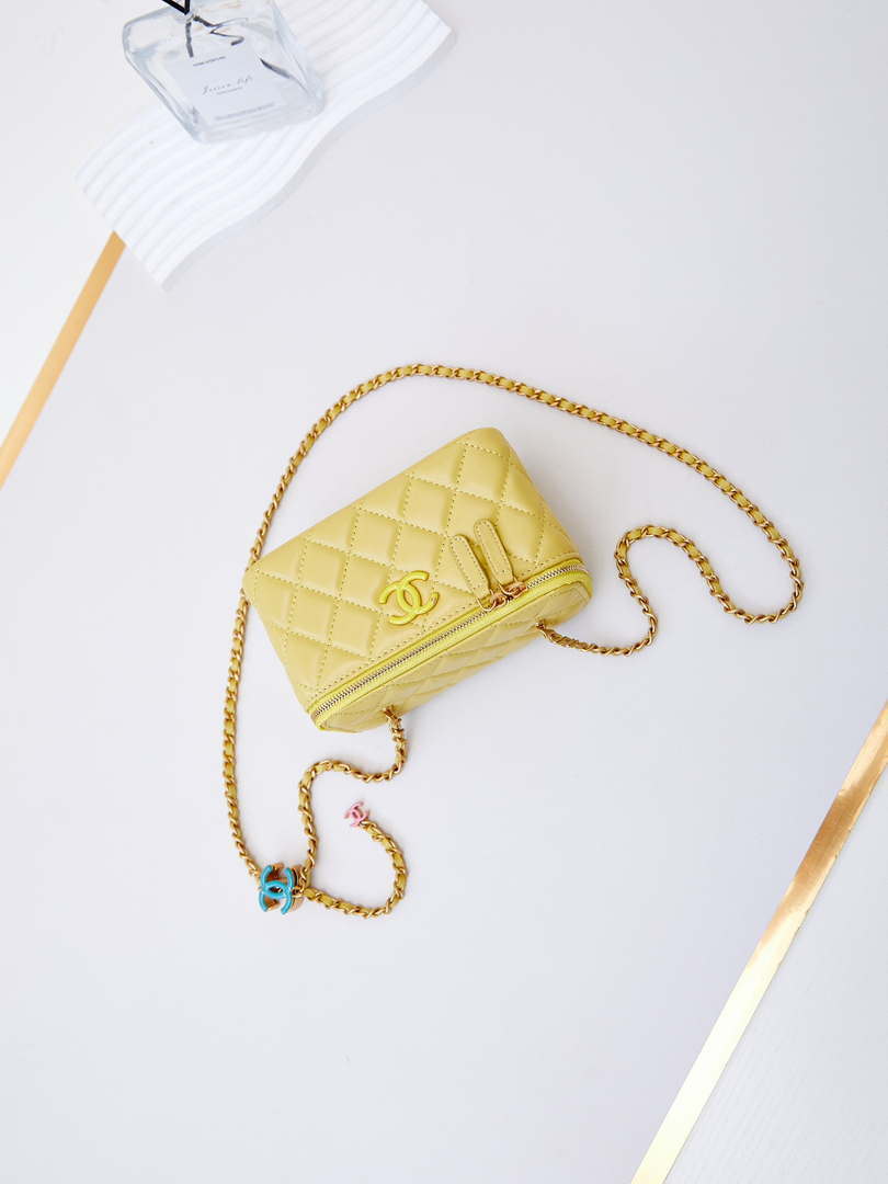 Chanel AP3940 Clutch With Chain Lambskin Vanity Box bag with Enamel buckle Yellow