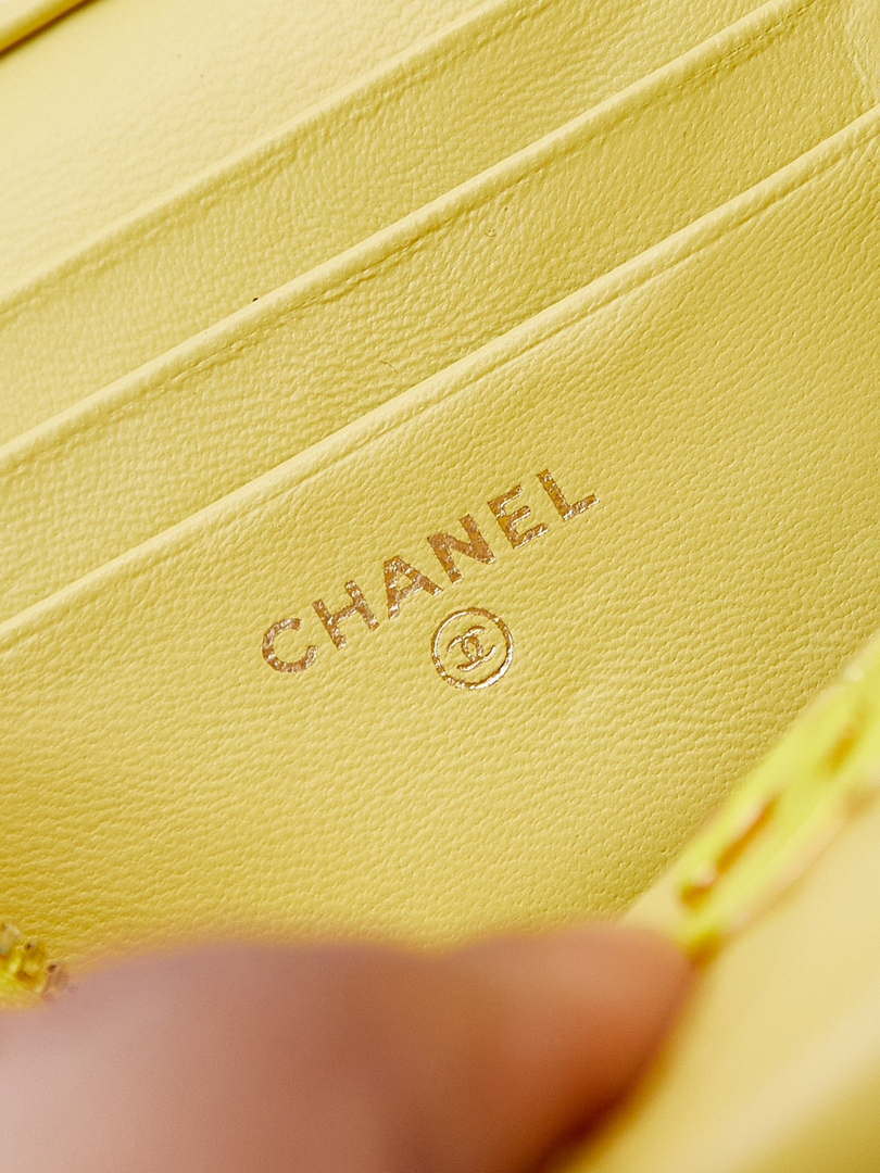 Chanel AP3940 Clutch With Chain Lambskin Vanity Box bag with Enamel buckle Yellow