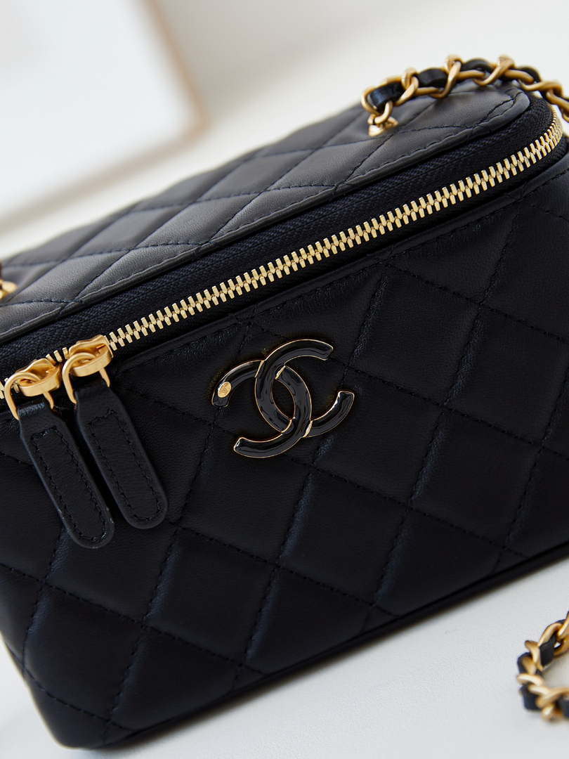 Chanel AP3940 Clutch With Chain Lambskin Vanity Box bag with Enamel buckle Black