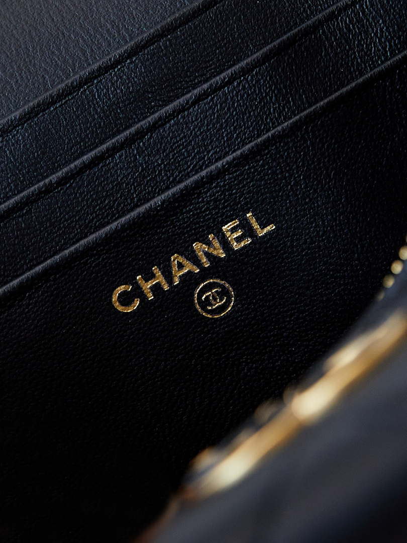 Chanel AP3940 Clutch With Chain Lambskin Vanity Box bag with Enamel buckle Black