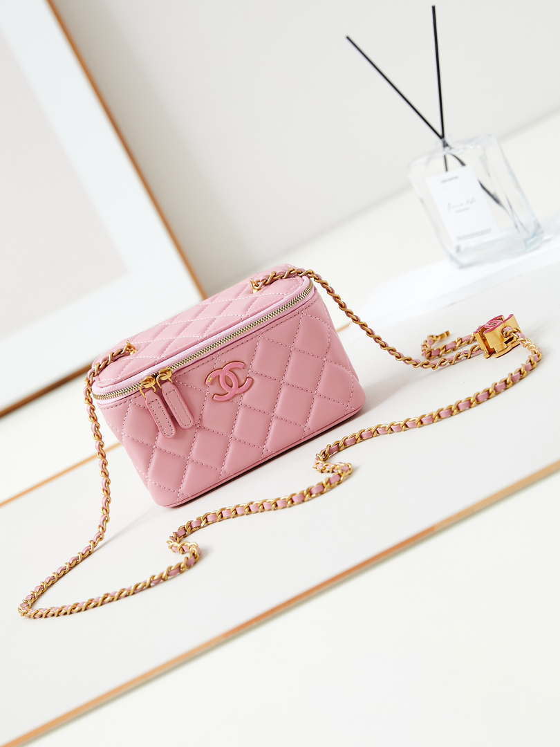 Chanel AP3940 Clutch With Chain Lambskin Vanity Box bag with Enamel buckle Pink