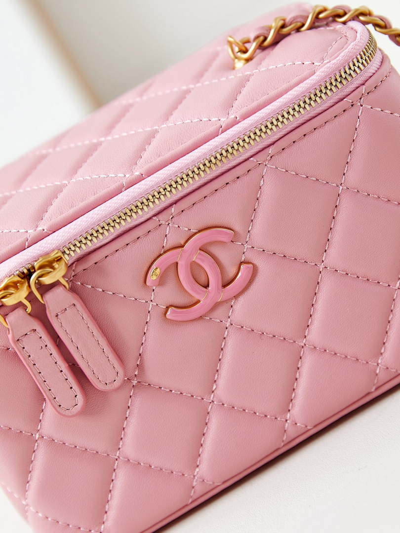 Chanel AP3940 Clutch With Chain Lambskin Vanity Box bag with Enamel buckle Pink