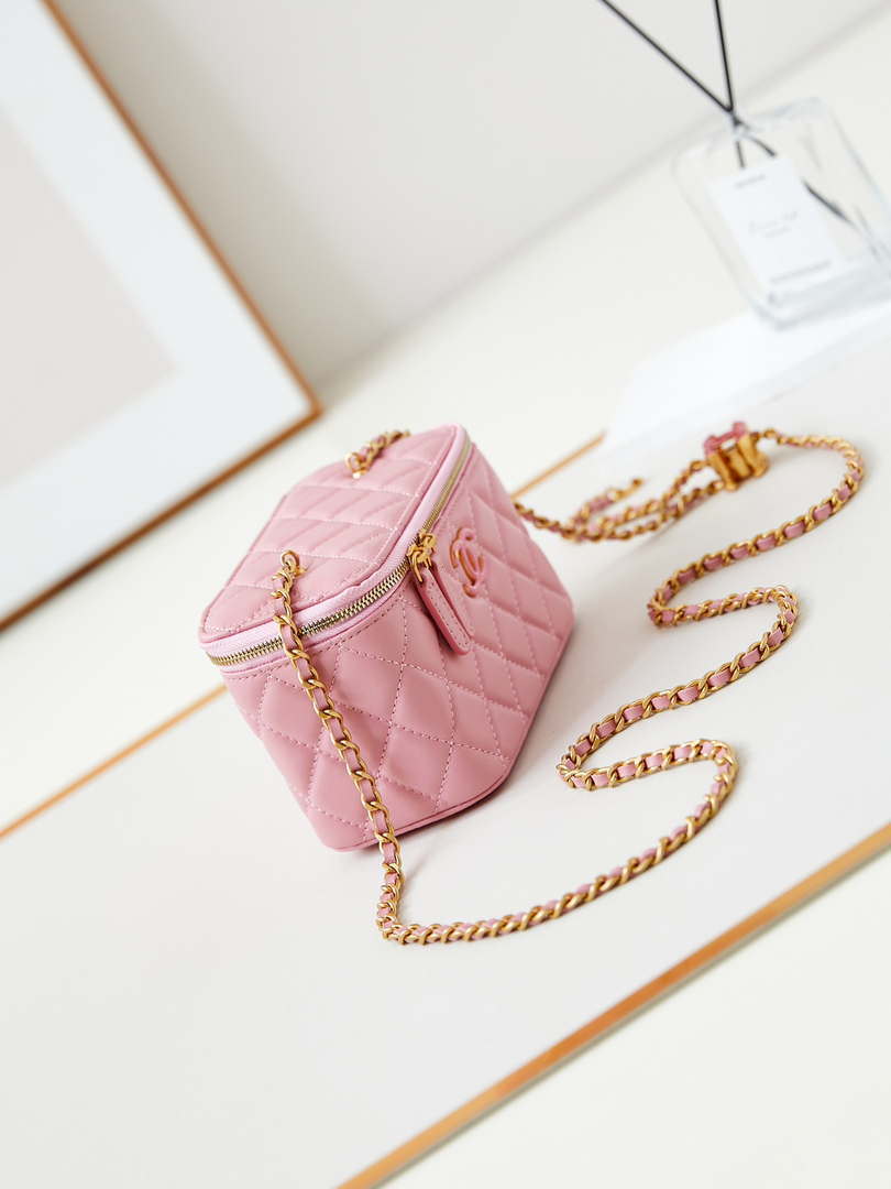 Chanel AP3940 Clutch With Chain Lambskin Vanity Box bag with Enamel buckle Pink