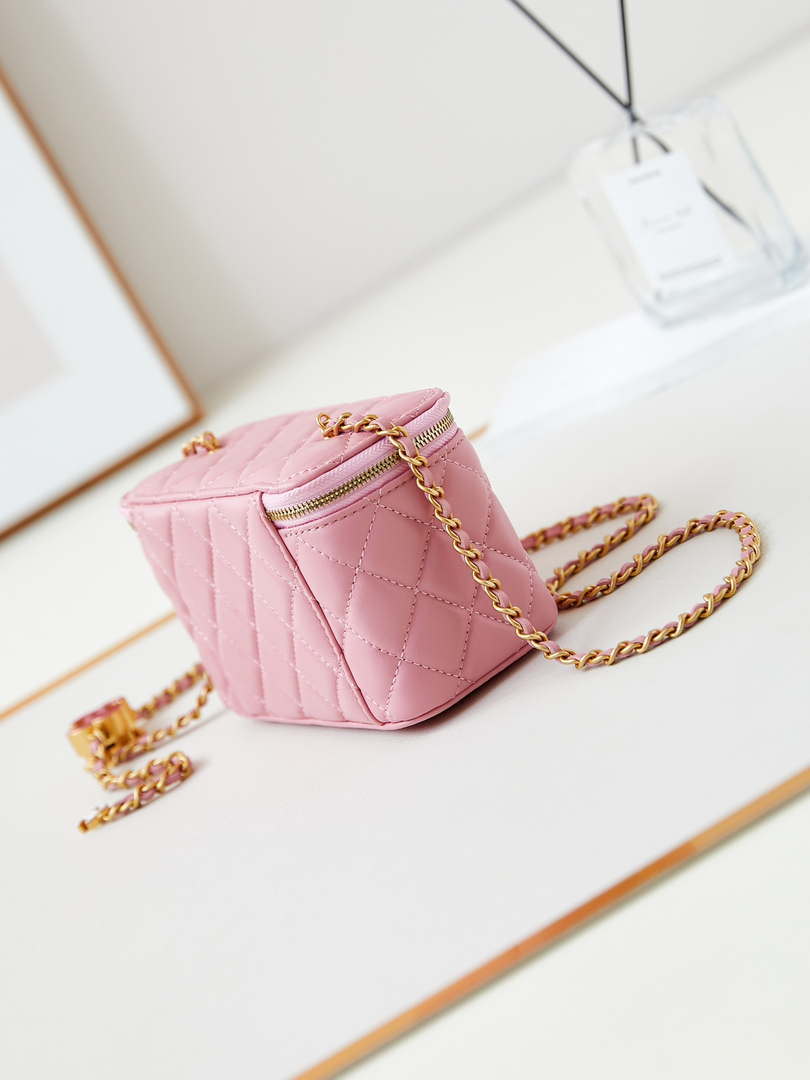Chanel AP3940 Clutch With Chain Lambskin Vanity Box bag with Enamel buckle Pink