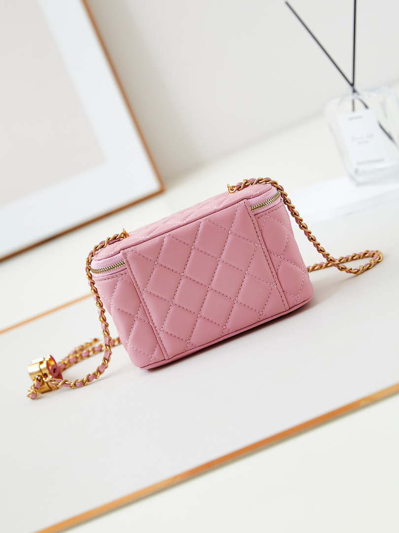 Chanel AP3940 Clutch With Chain Lambskin Vanity Box bag with Enamel buckle Pink