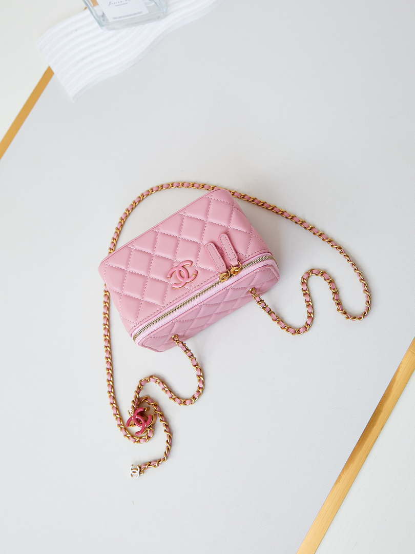 Chanel AP3940 Clutch With Chain Lambskin Vanity Box bag with Enamel buckle Pink
