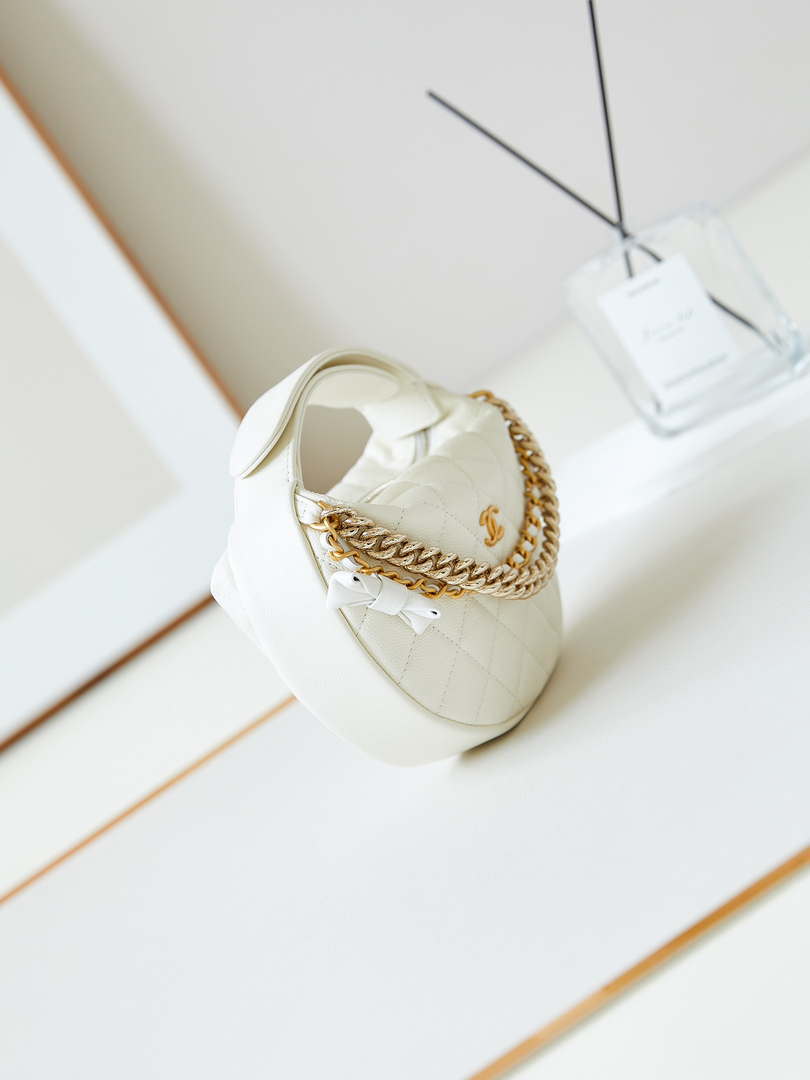 Chanel AP3943 Pouch Grained Shiny Calfskin & Gold-Tone Metal White