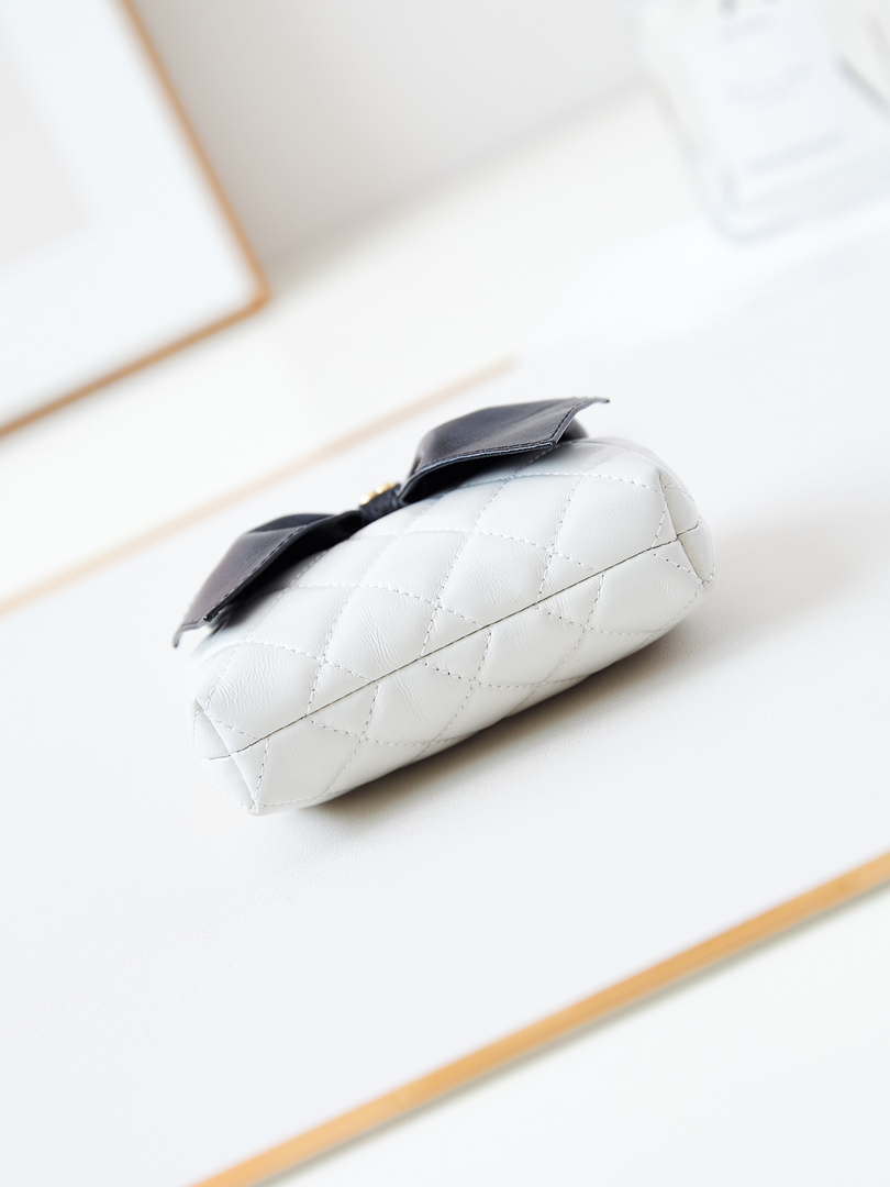 Chanel AP4028 Clutch with chain Lambskin Patent Crumpled Lambskin & Gold-Tone Metal White - Default Title - View 6