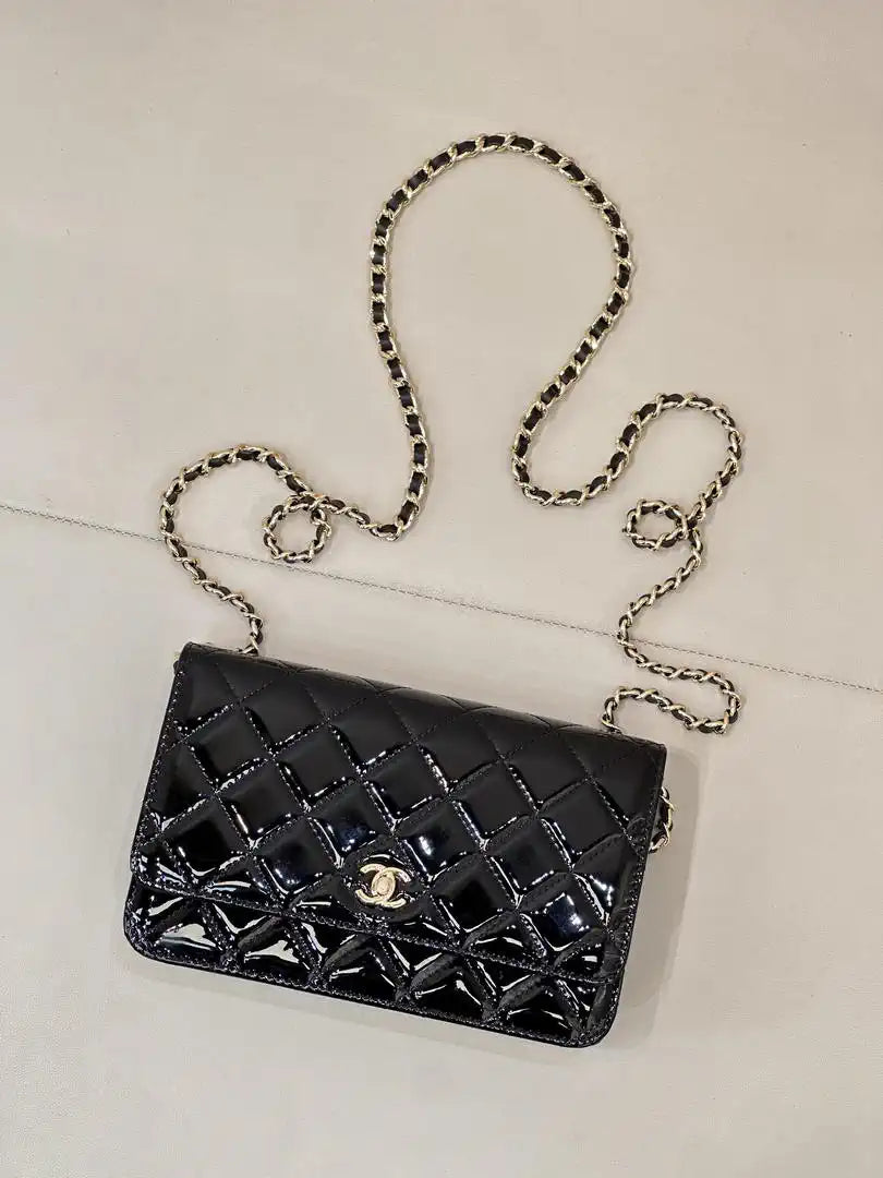 Chanel AP4241 Classic Wallet On Chain patent leather Black