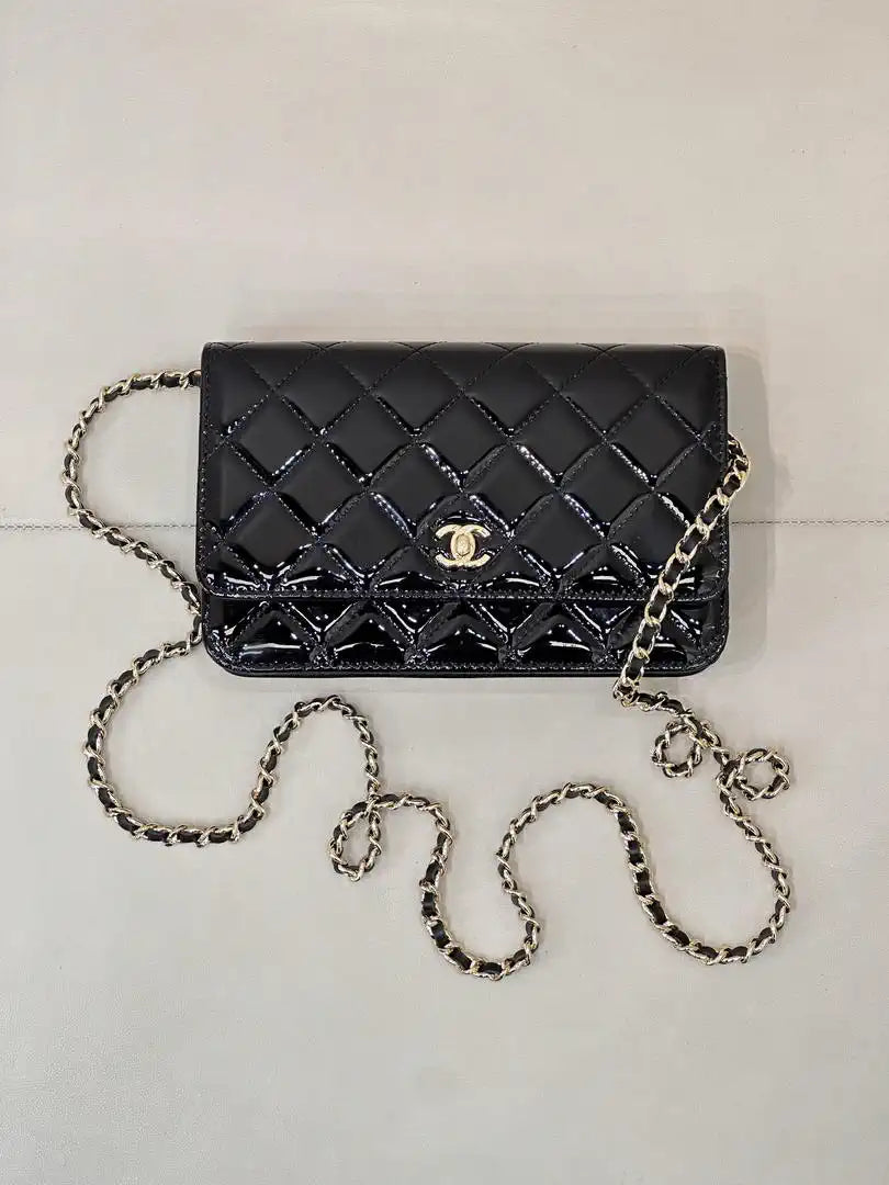 Chanel AP4241 Classic Wallet On Chain patent leather Black