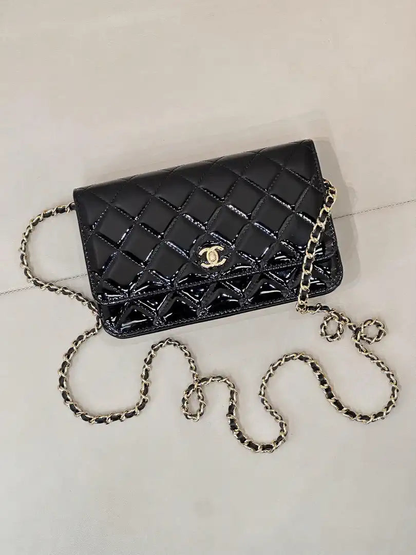 Chanel AP4241 Classic Wallet On Chain patent leather Black