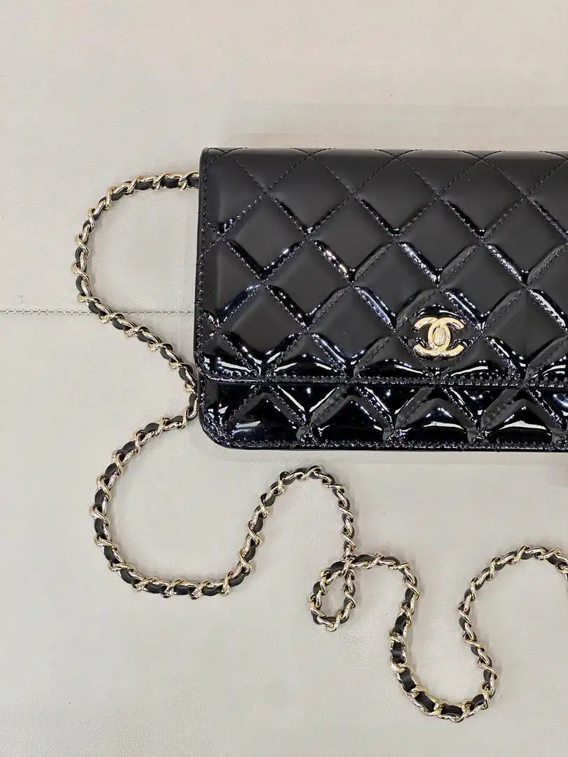 Chanel AP4241 Classic Wallet On Chain patent leather Black
