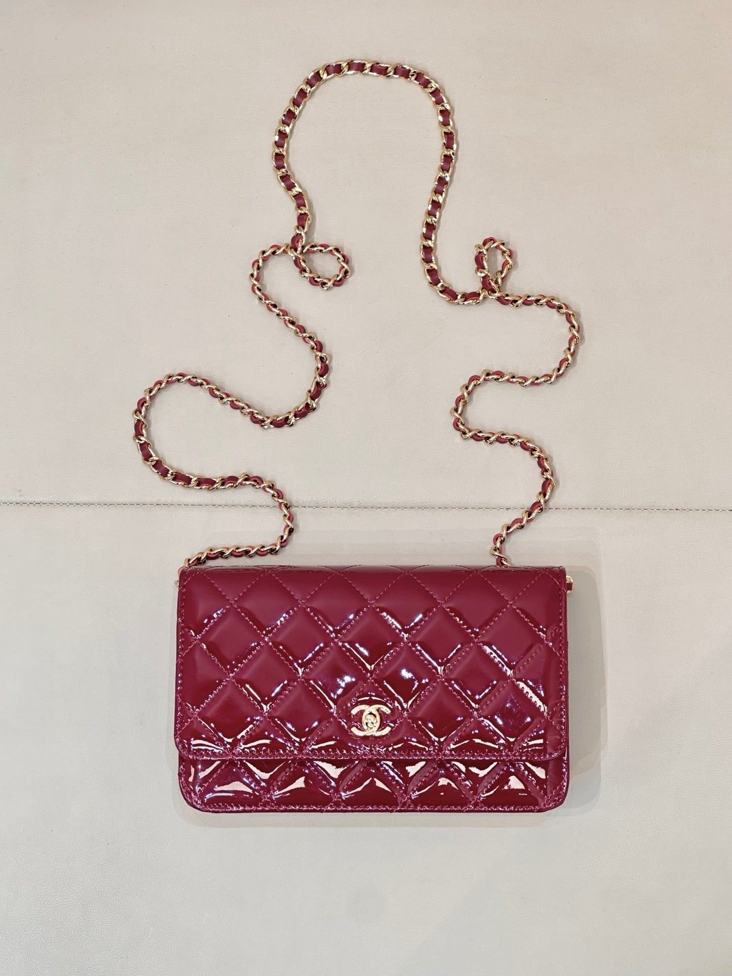 Chanel AP4241 Classic Wallet On Chain patent leather Wine Red