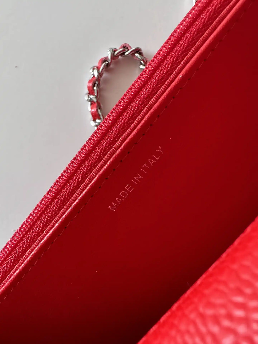 Chanel AP4241 Classic Wallet On Chain Grained Shiny Calfskin Red