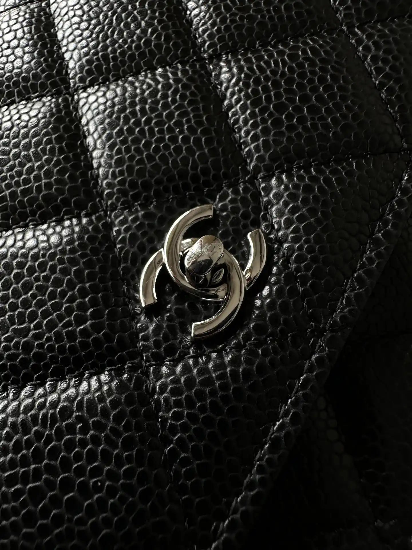 Chanel AP4241 Classic Wallet On Chain Grained Shiny Calfskin Black