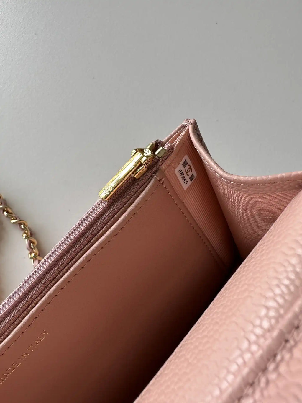 Chanel AP4241 Classic Wallet On Chain Grained Shiny Calfskin Pink