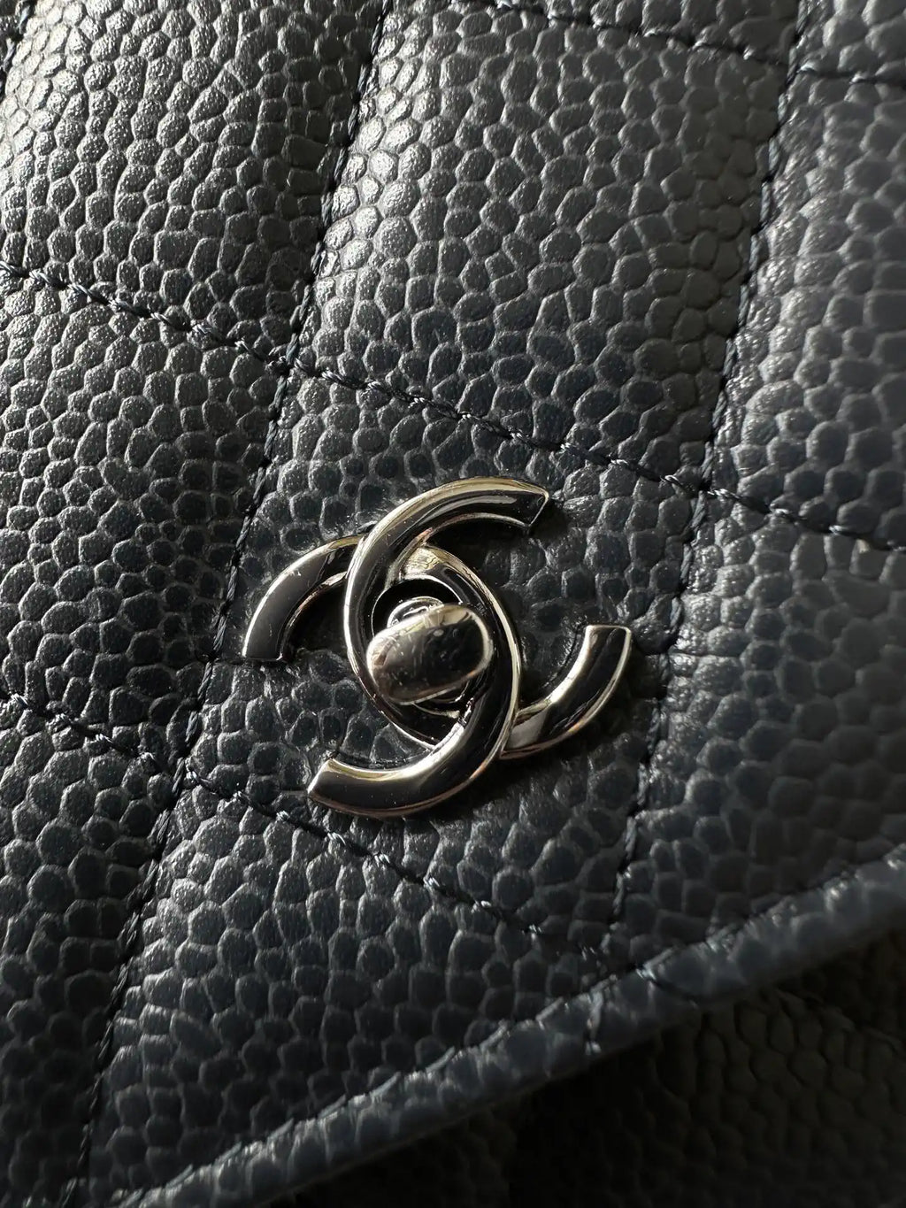 Chanel AP4241 Classic Wallet On Chain Grained Shiny Calfskin Navy Blue
