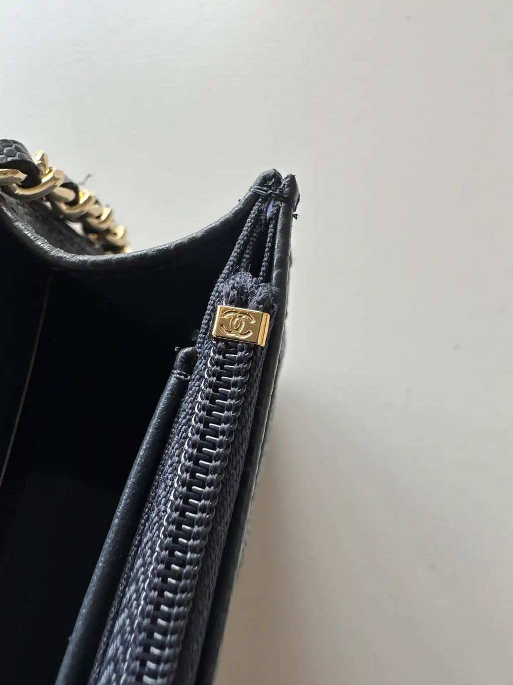 Chanel AP4241 Classic Wallet On Chain Grained Shiny Calfskin Navy Blue