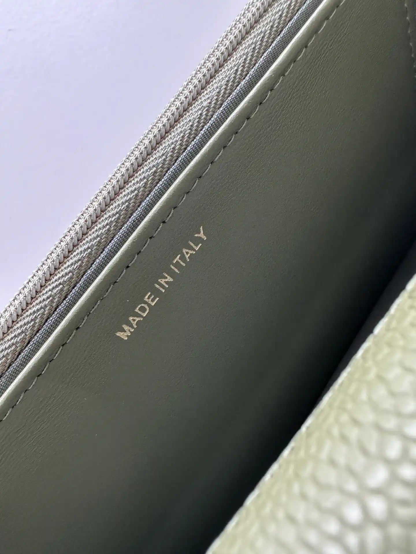Chanel AP4241 Classic Wallet On Chain Grained Shiny Calfskin bronze green