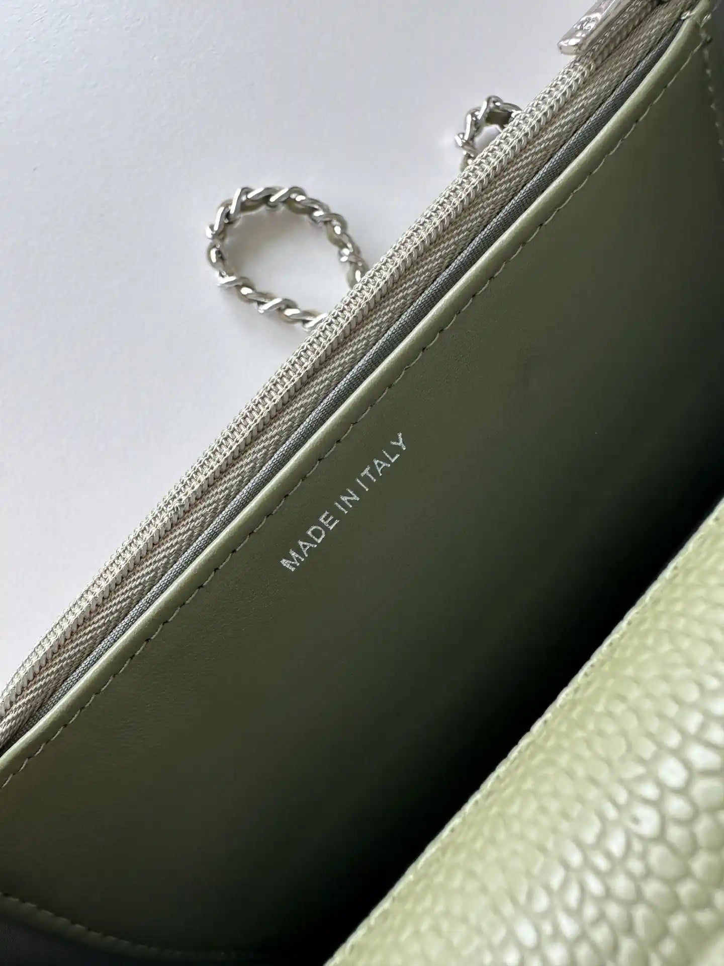 Chanel AP4241 Classic Wallet On Chain Grained Shiny Calfskin bronze green