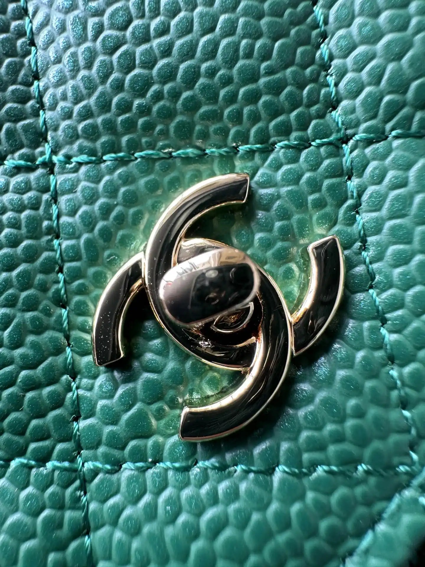 Chanel AP4241 Classic Wallet On Chain Grained Shiny Calfskin Deep Green