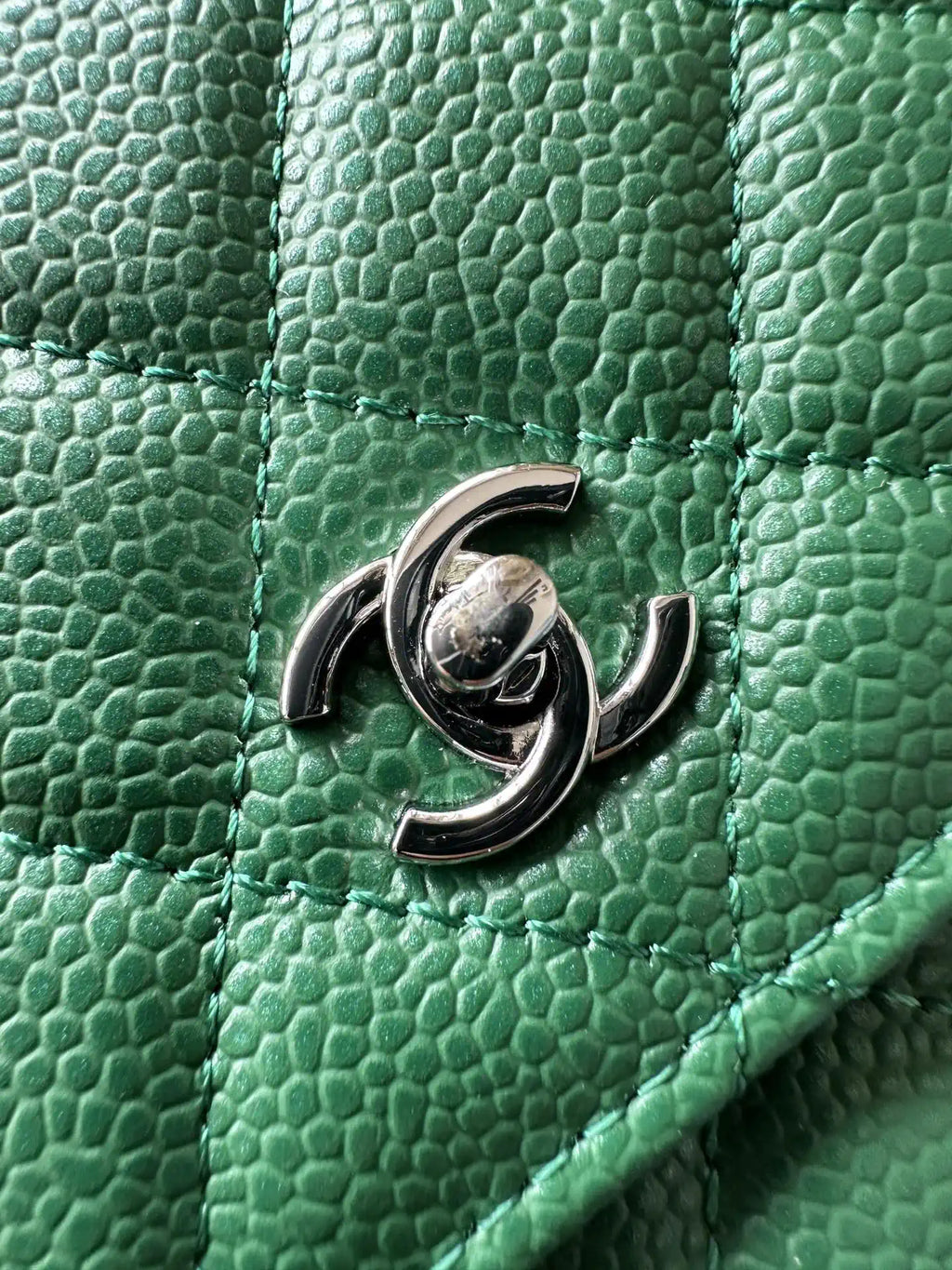 Chanel AP4241 Classic Wallet On Chain Grained Shiny Calfskin Deep Green