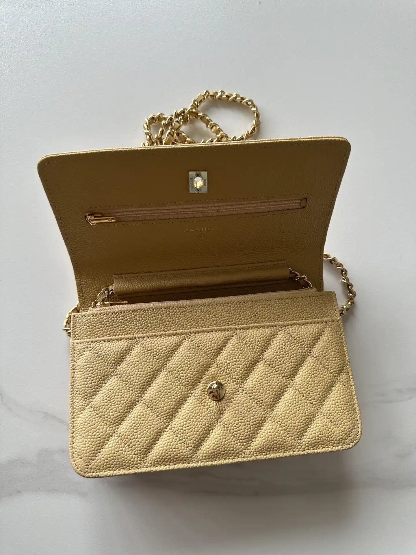 Chanel AP4241 Classic Wallet On Chain Grained Shiny Calfskin Apricot