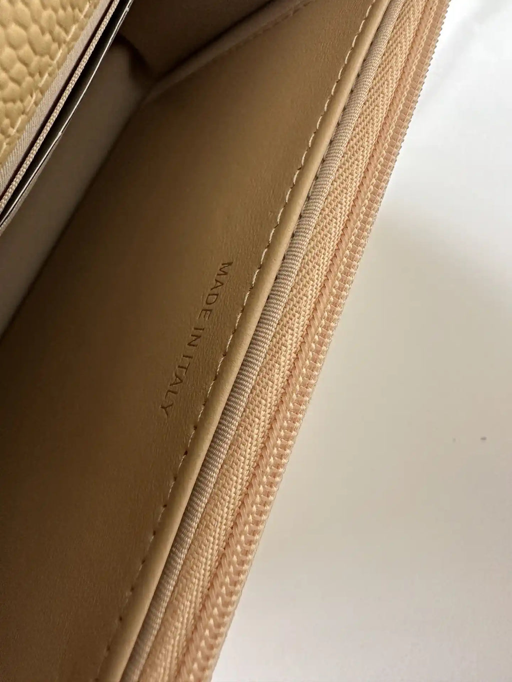 Chanel AP4241 Classic Wallet On Chain Grained Shiny Calfskin Apricot