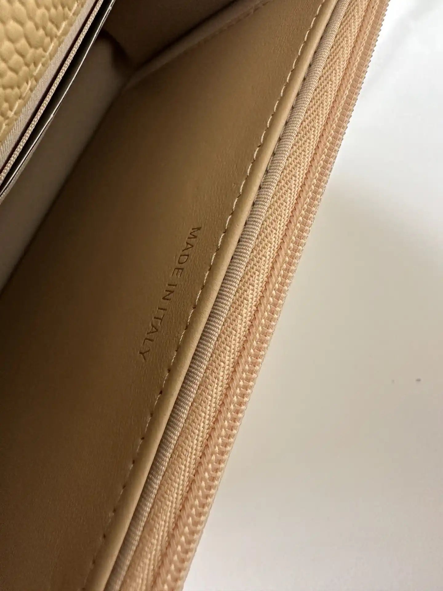 Chanel AP4241 Classic Wallet On Chain Grained Shiny Calfskin Apricot