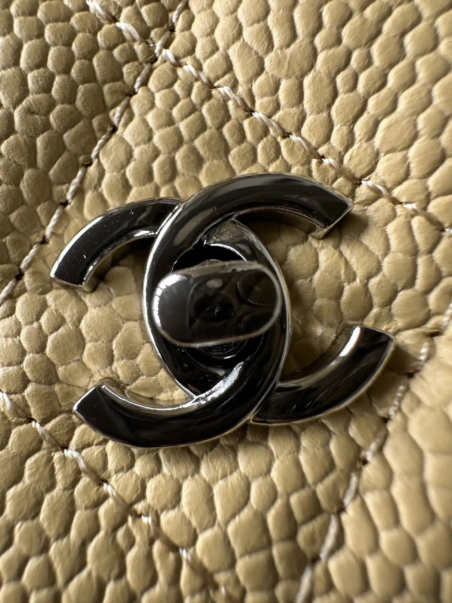 Chanel AP4241 Classic Wallet On Chain Grained Shiny Calfskin Apricot