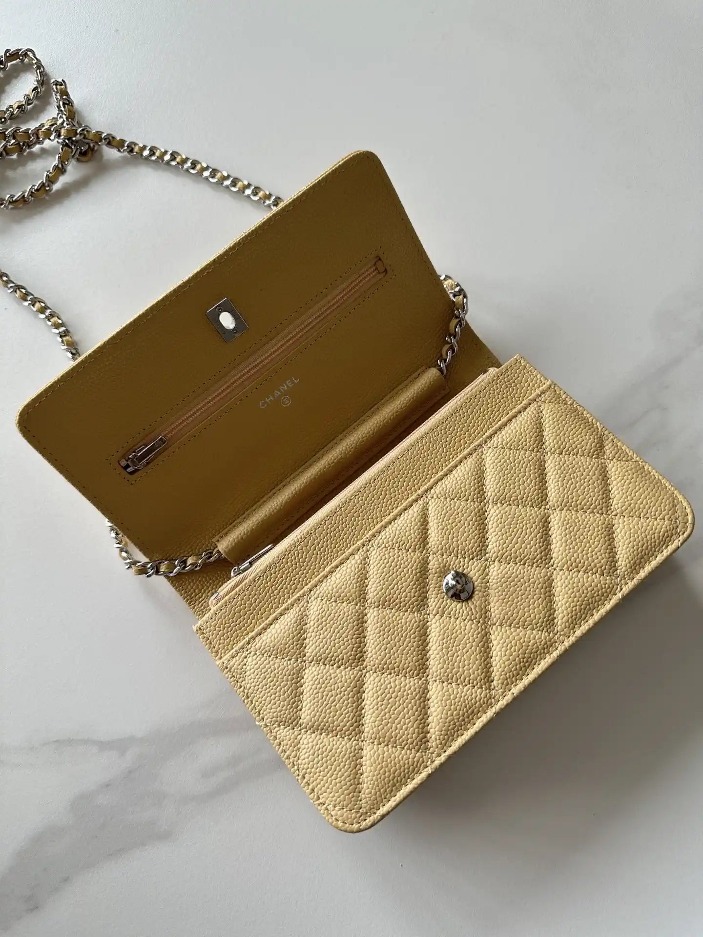 Chanel AP4241 Classic Wallet On Chain Grained Shiny Calfskin Apricot