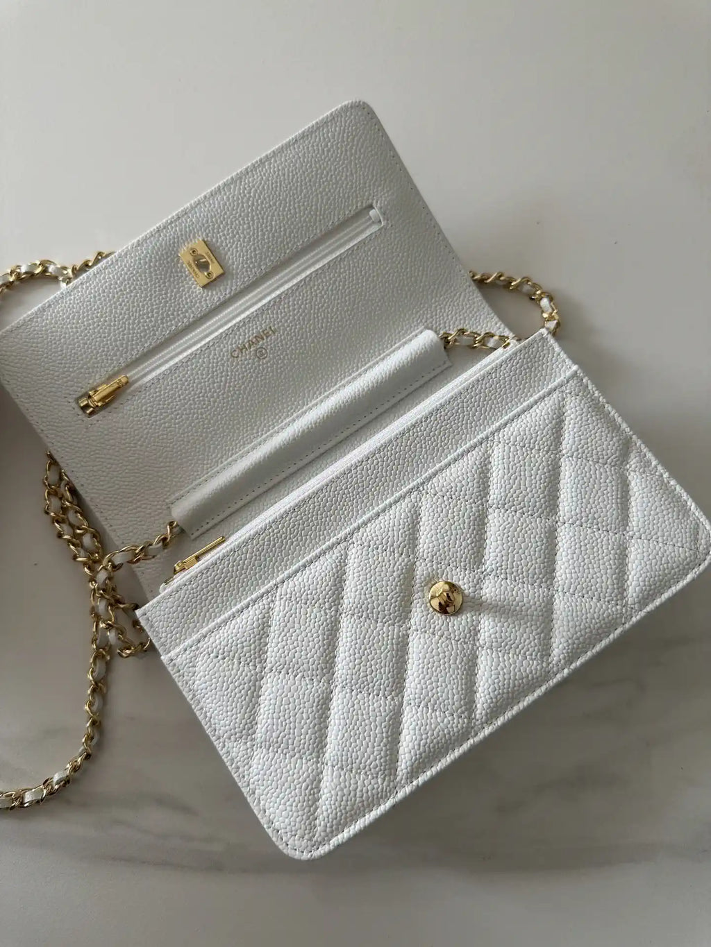 Chanel AP4241 Classic Wallet On Chain Grained Shiny Calfskin White