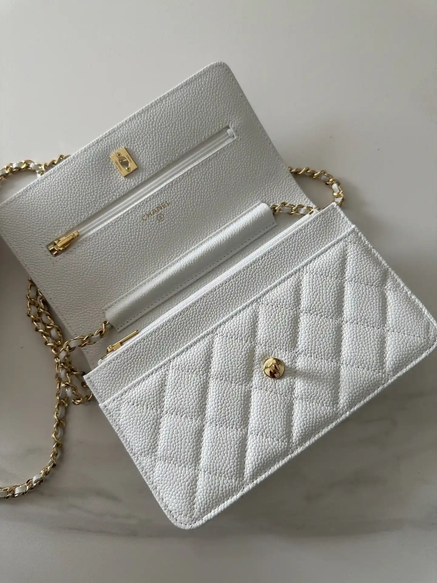 Chanel AP4241 Classic Wallet On Chain Grained Shiny Calfskin White