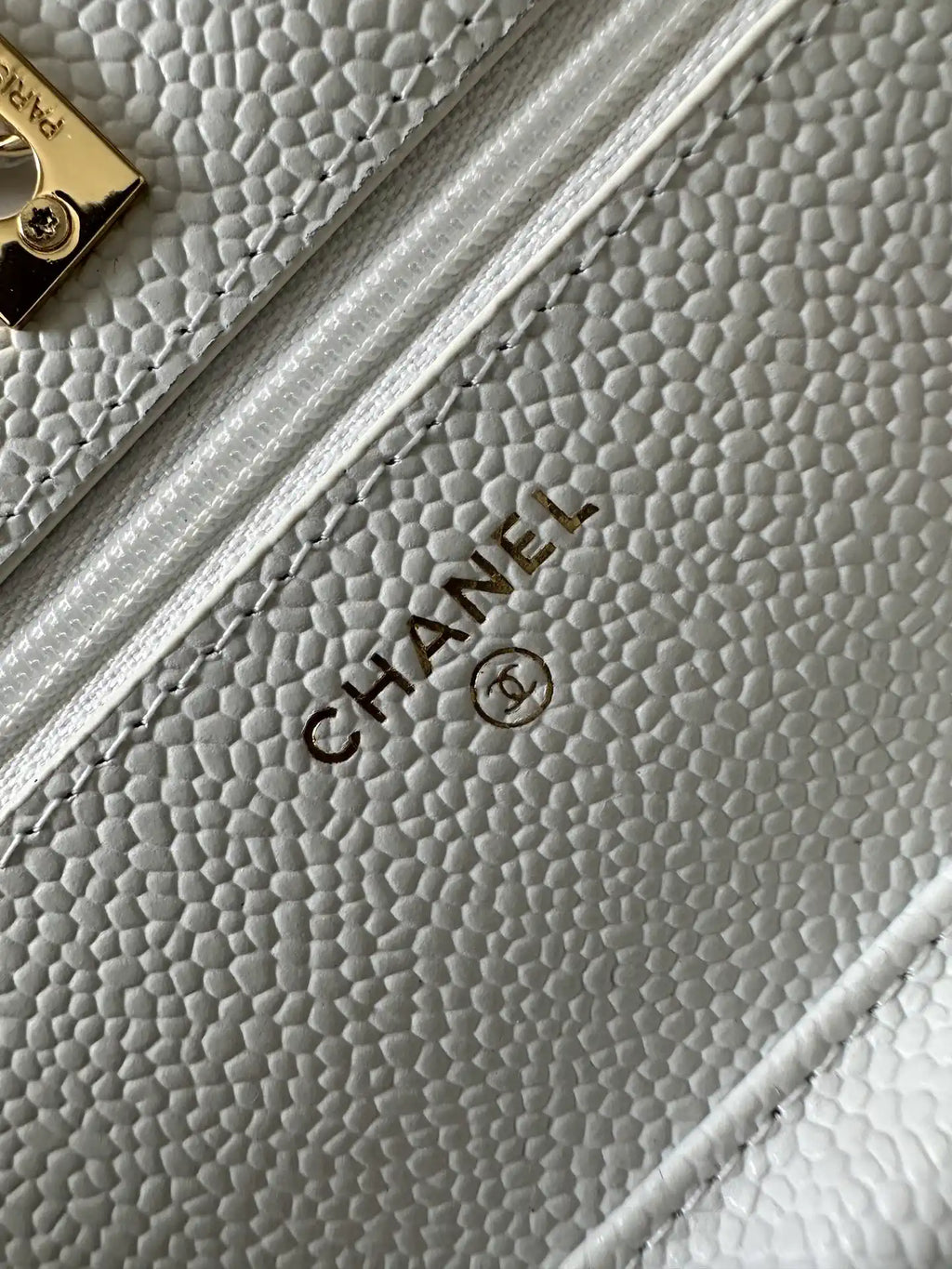 Chanel AP4241 Classic Wallet On Chain Grained Shiny Calfskin White