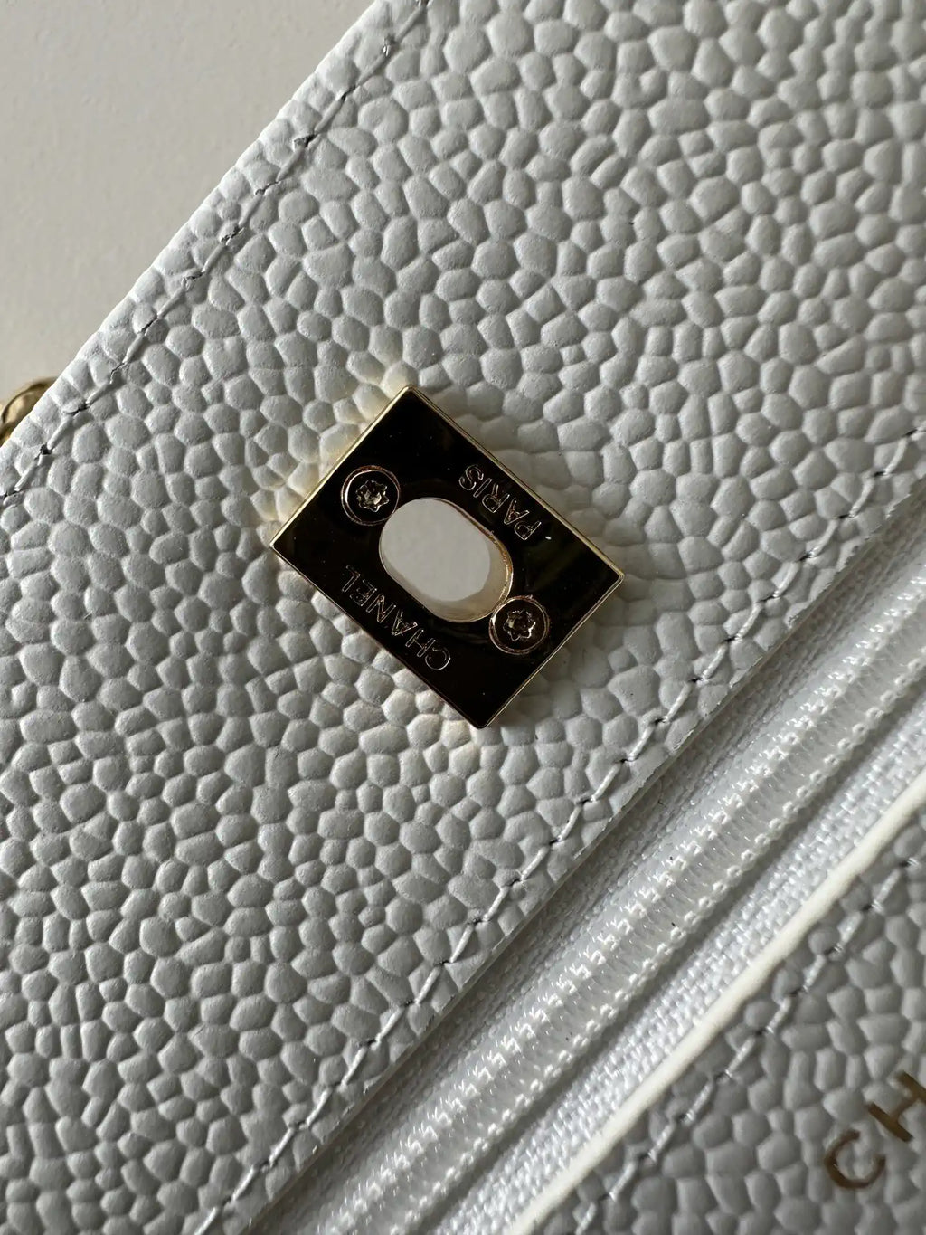 Chanel AP4241 Classic Wallet On Chain Grained Shiny Calfskin White