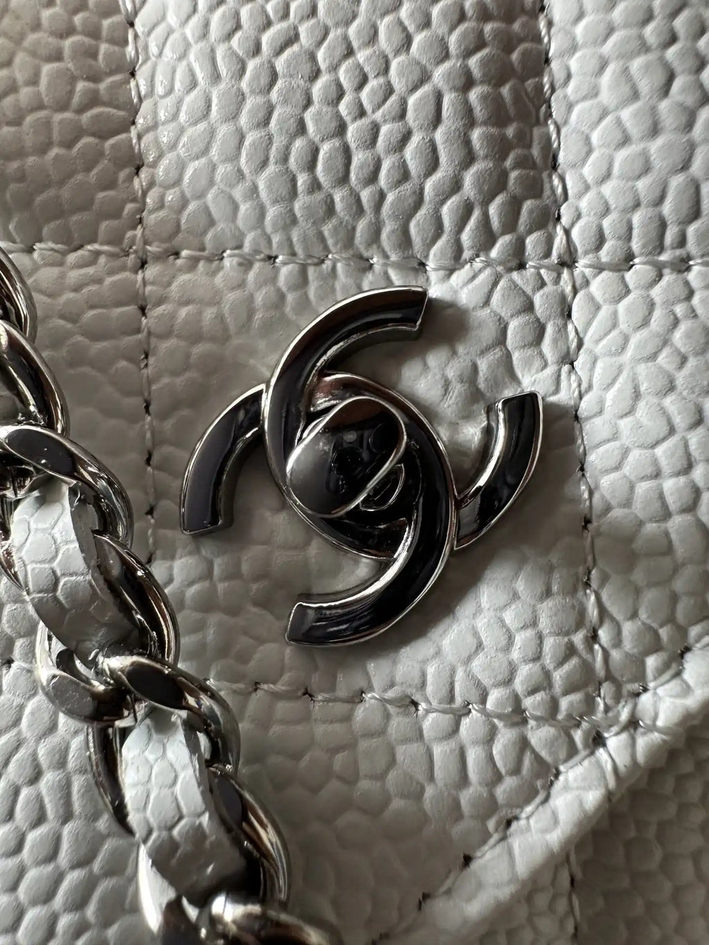 Chanel AP4241 Classic Wallet On Chain Grained Shiny Calfskin White