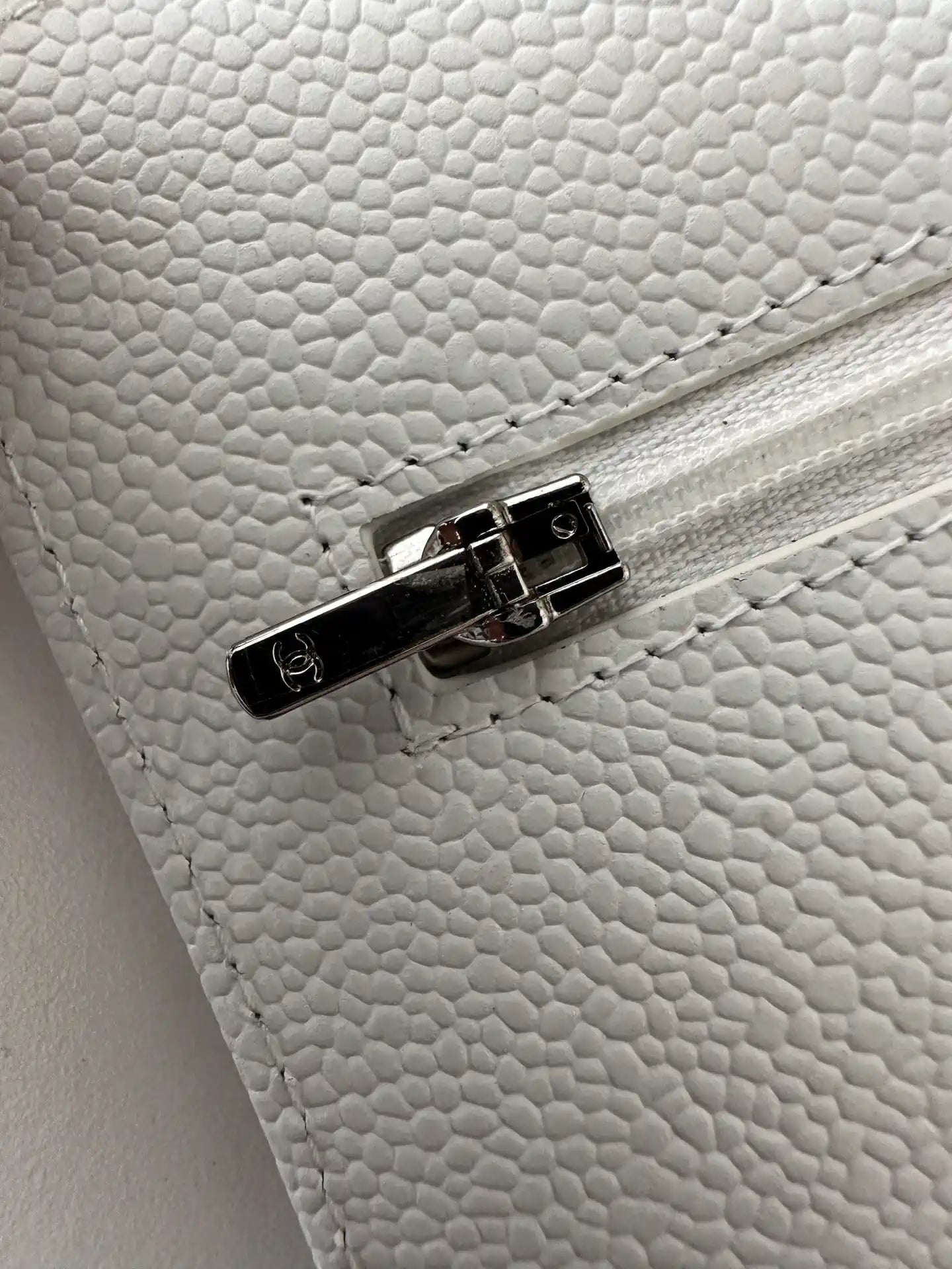 Chanel AP4241 Classic Wallet On Chain Grained Shiny Calfskin White